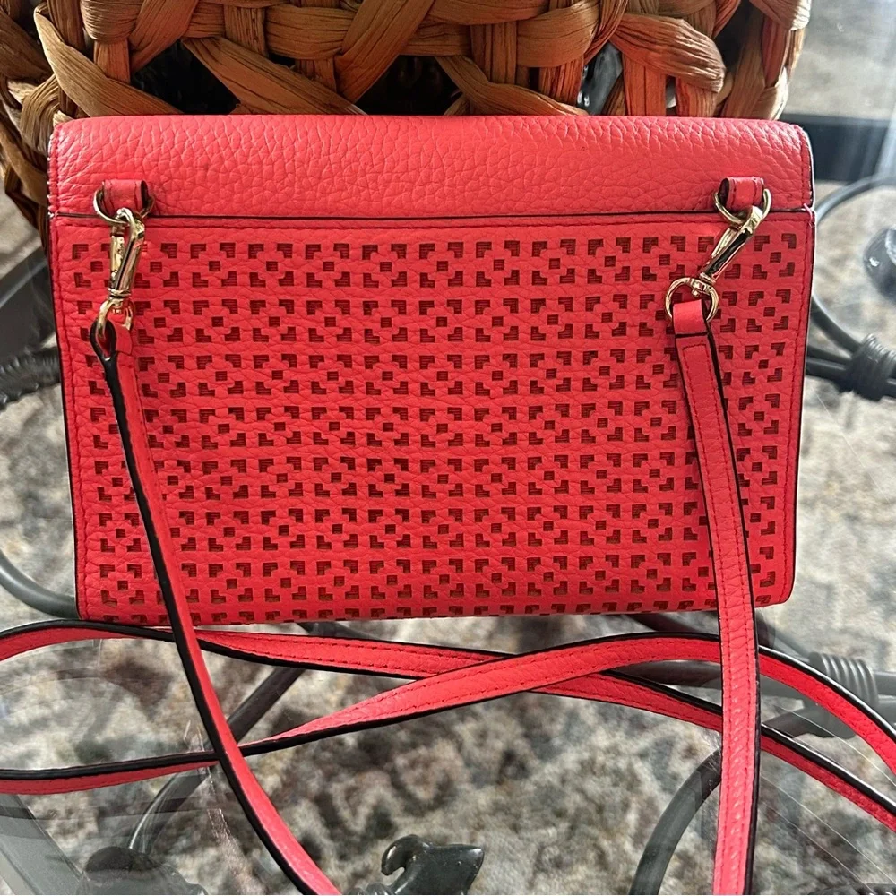 Kate Spade New York Winni Wakefield Lane Convertible Crossbody Wallet